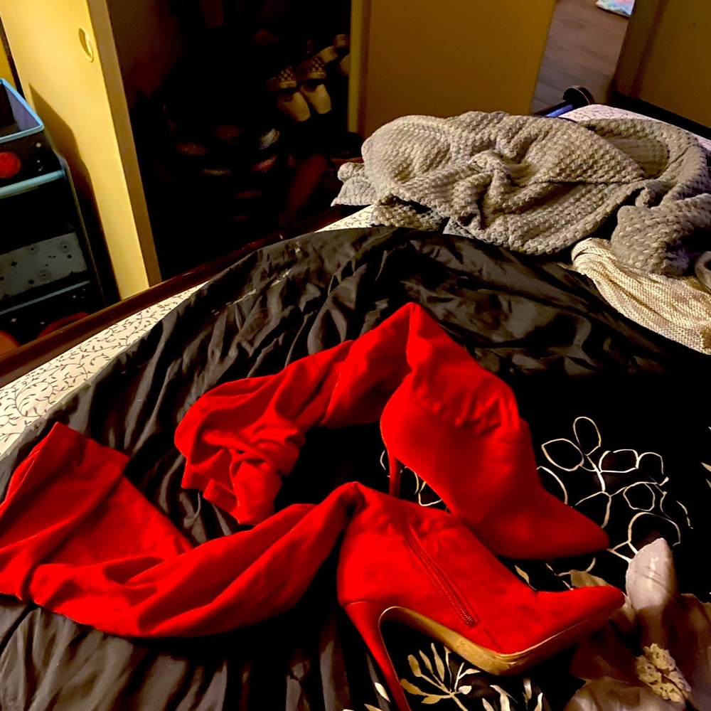 Red scrunch up size 10